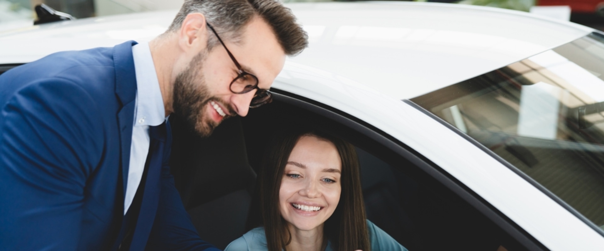 Navigating Vehicle Insurance Services When Selling and Buying a Car